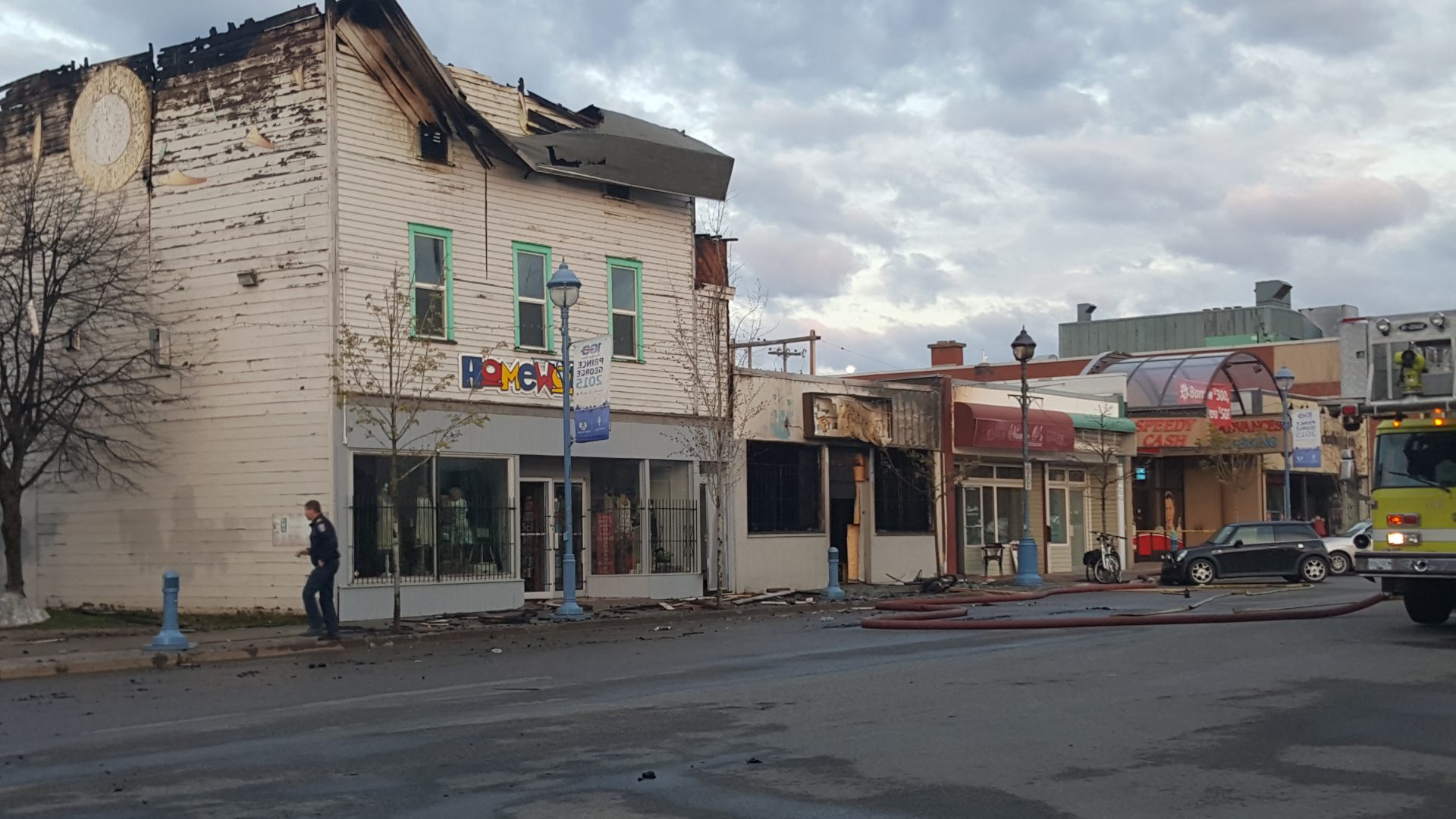 Popular local restaurant re-opens after blaze