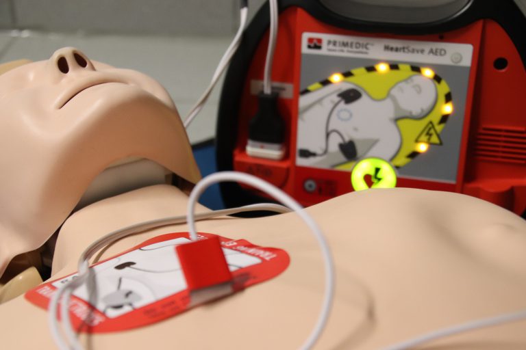 Bond introduces legislation for accessible defibrillators