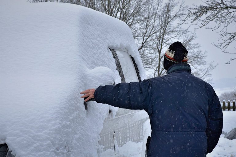 WorkSafe BC warns workers to prepare for freezing temperatures