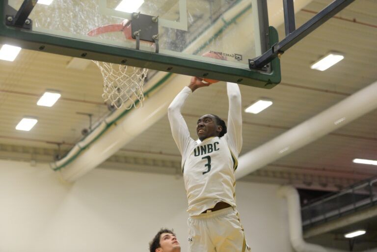 T-Wolves outlast Dinos to complete MBB sweep; Calgary dominates UNBC WBB to split weekend set