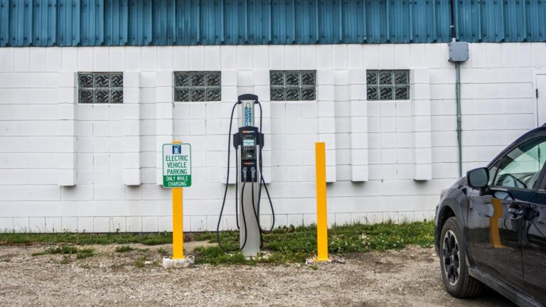 Regional District implementing fee to use electric vehicle charging stations