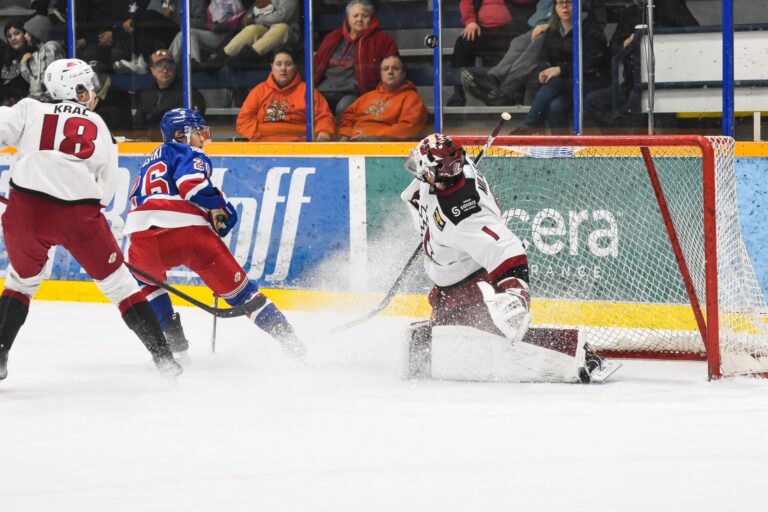 Second period swoon snaps Spruce Kings four-game win streak against Chiefs